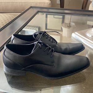 Calvin Klein Mens 8.5 dress shoe